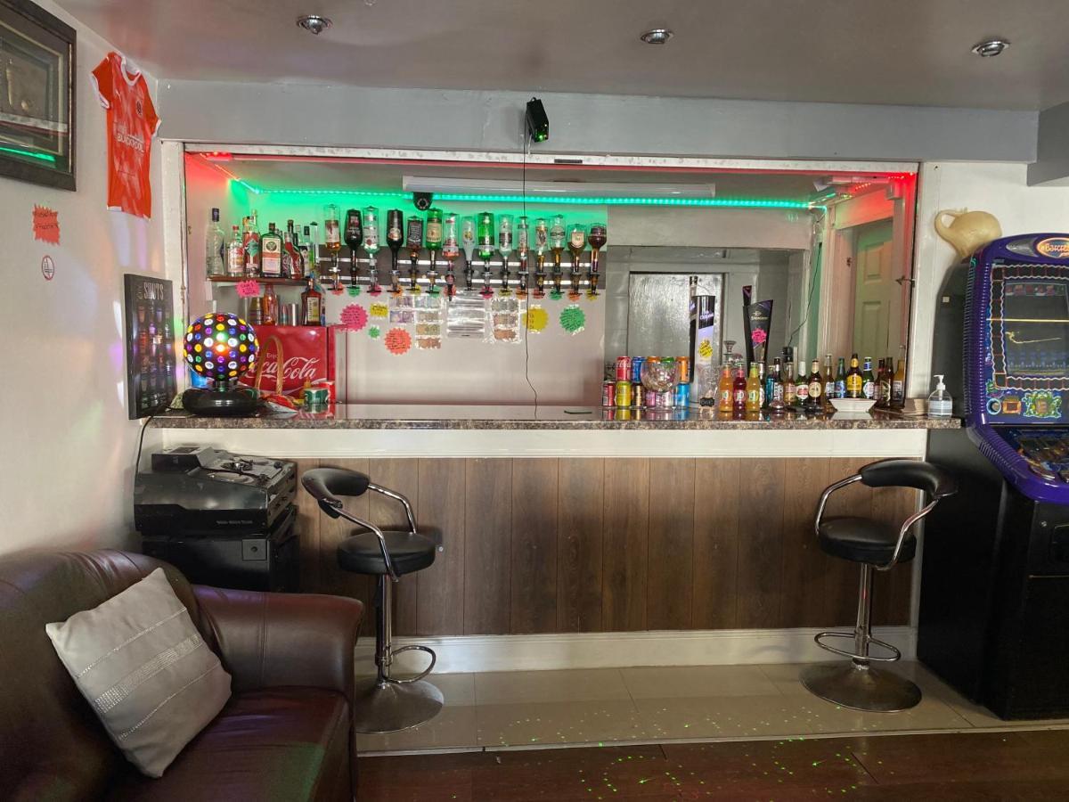 The Woodfield Hotel , Indoor Heated Swimming Pool, Spacious Lounge And Bar — Photos 3